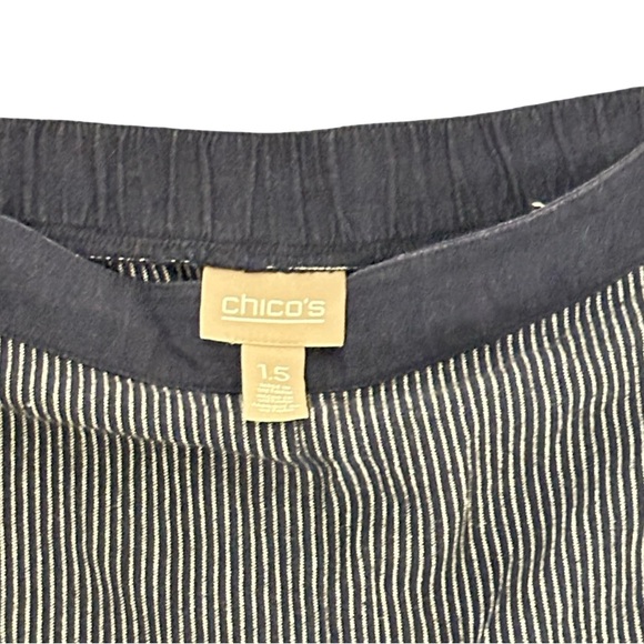 Chico’s Striped Pull On Cropped Pants Stretch Waist Women Size 1.5 - Picture 3 of 5